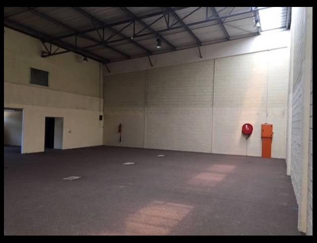 319M² WAREHOUSE TO LET IN SPRINGFIELD